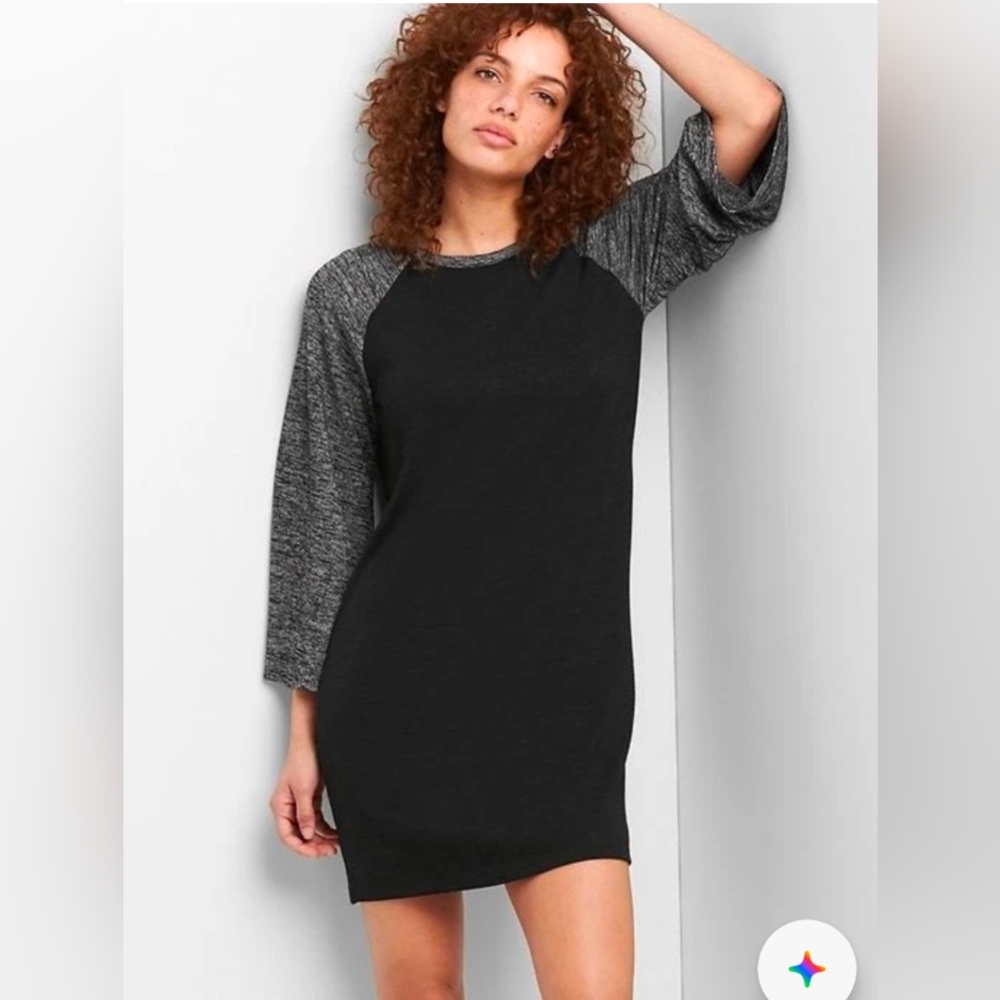 ❌SOLD❌GAP Black and Gray Long Sleeve Dress